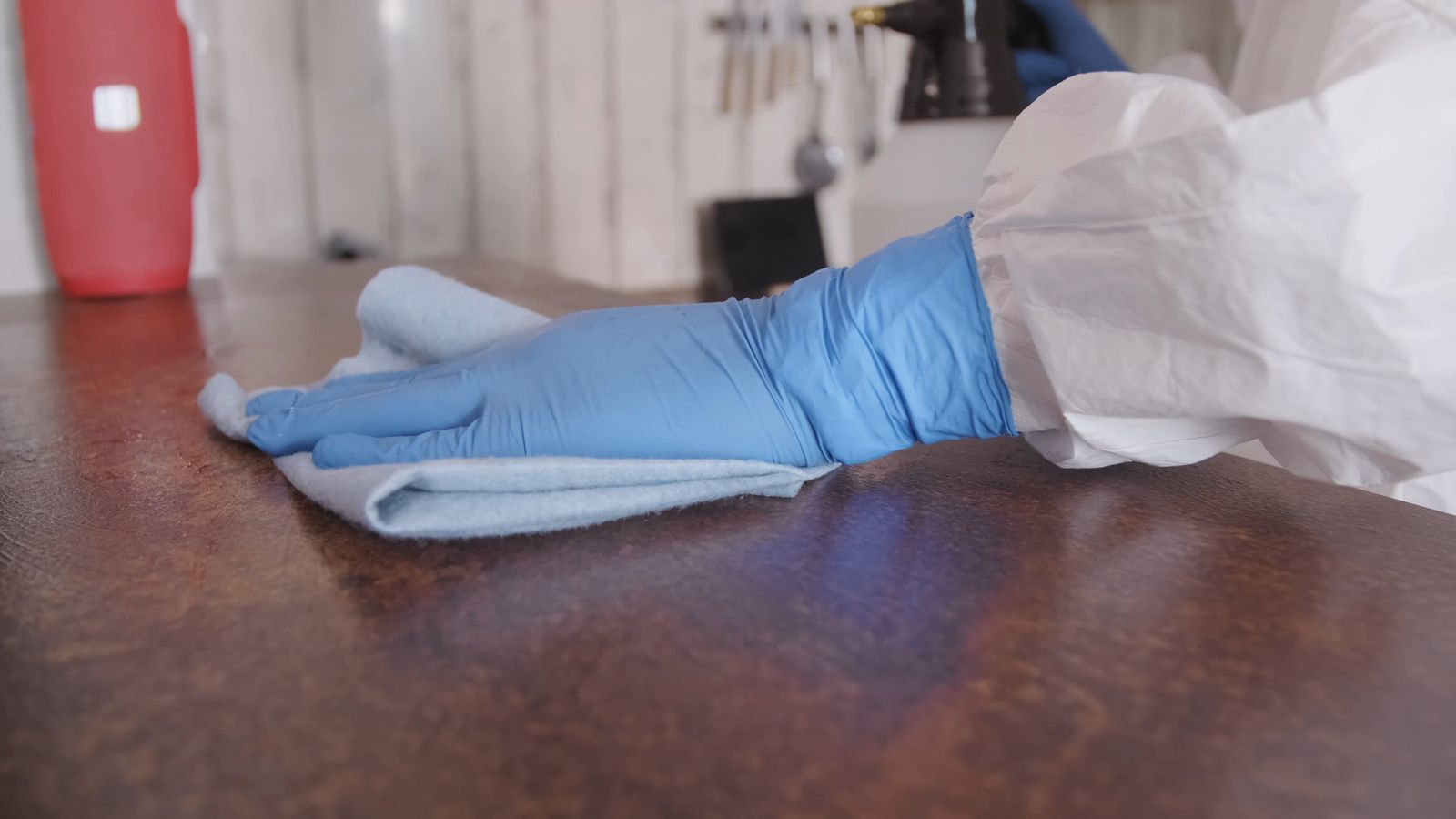 Careful treatment of kitchen surfaces